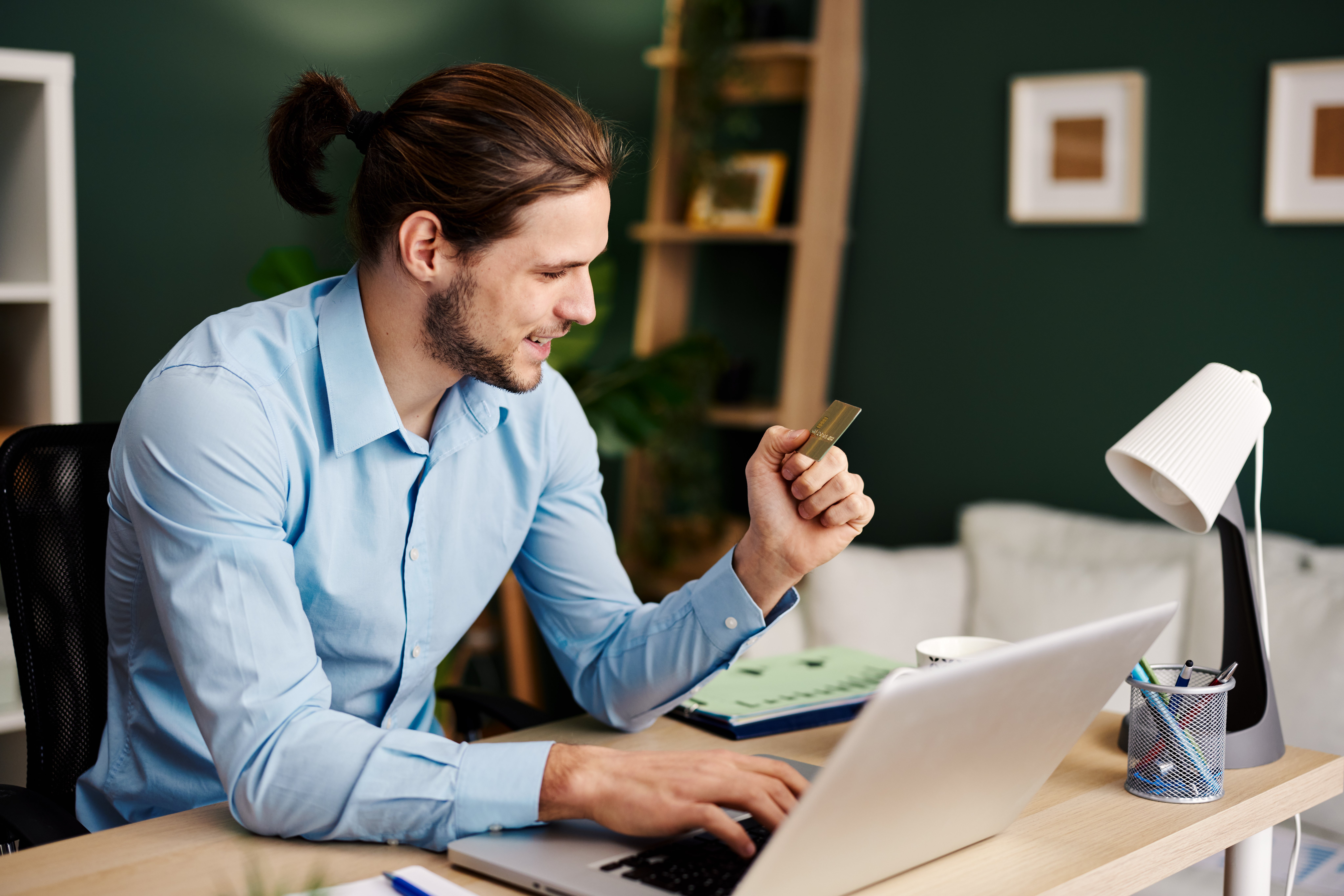 male-european-adult-indoor-office