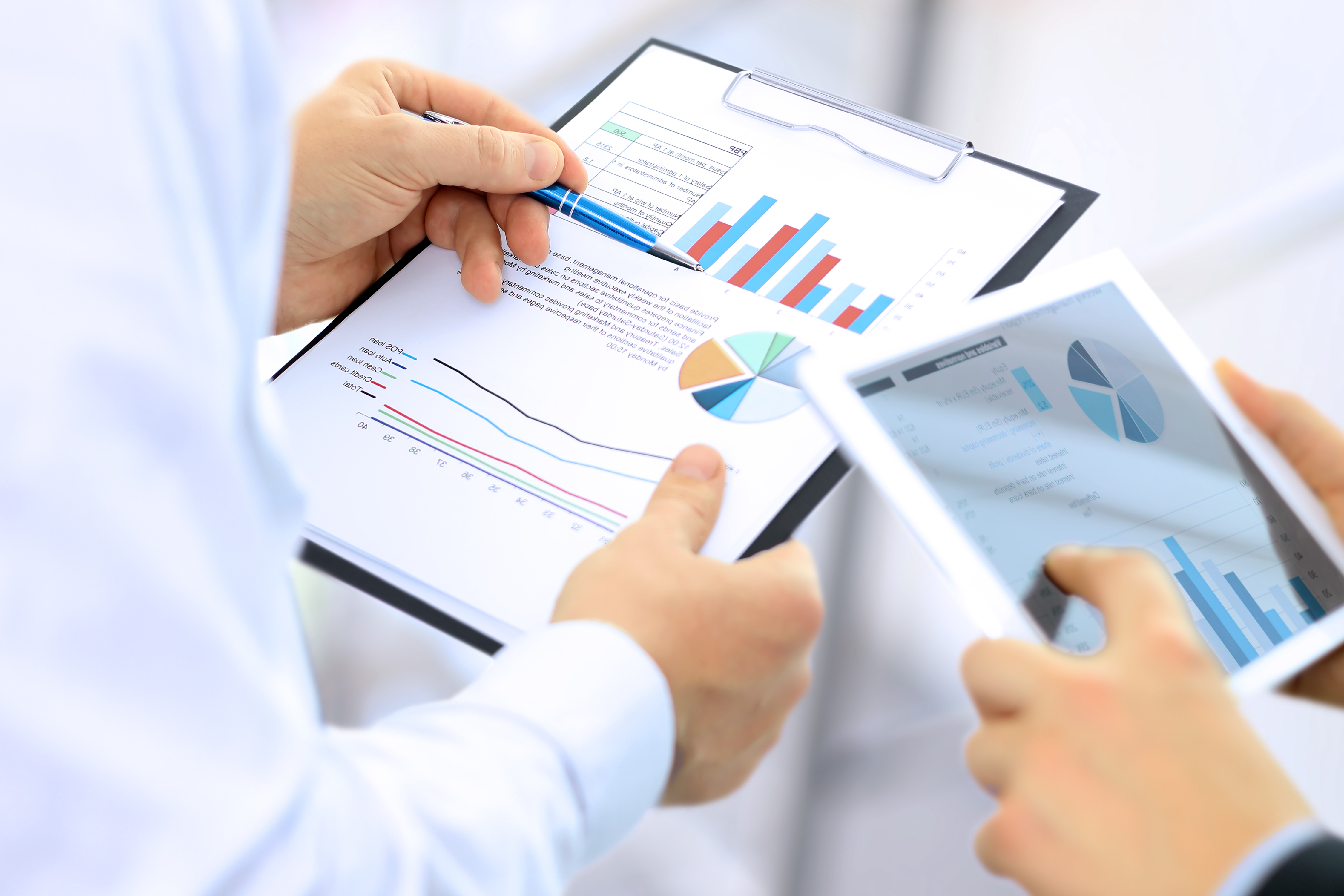 Business-colleagues-working-together-and-analyzing-financial-figures-501519496_4500x3000 (3)-1